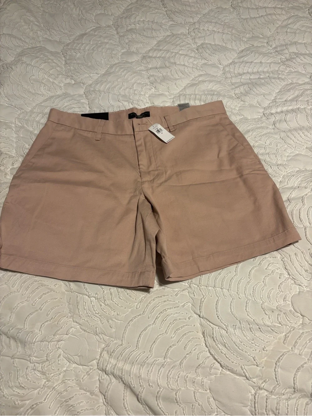 Banana Republic Men's NWT Aiden Chino  Shorts Pale Pink size 33 7 inches